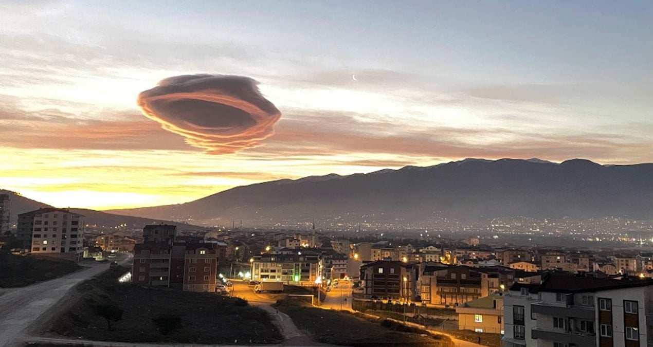 bursa semalarinda korkutan bulut evehdZi4