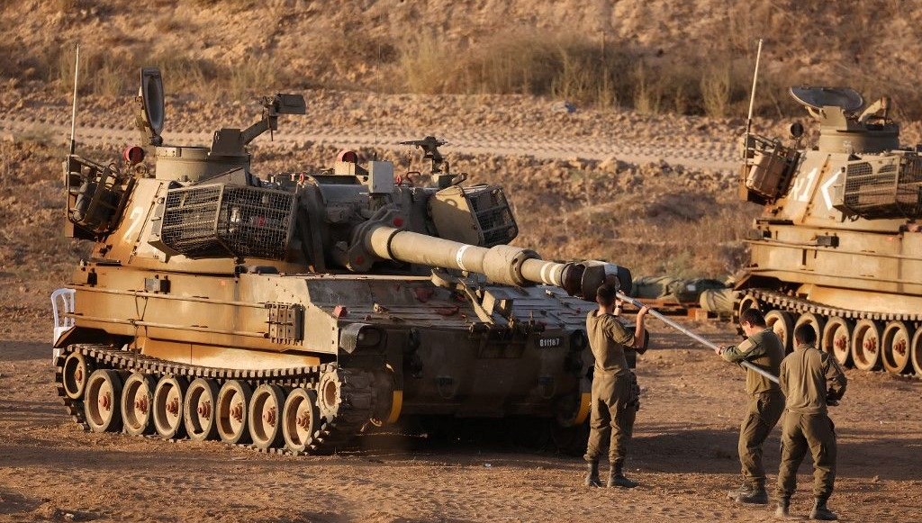 israil ordusundan suriyede baskin askerler koy halkini zorladi SShBNlKF