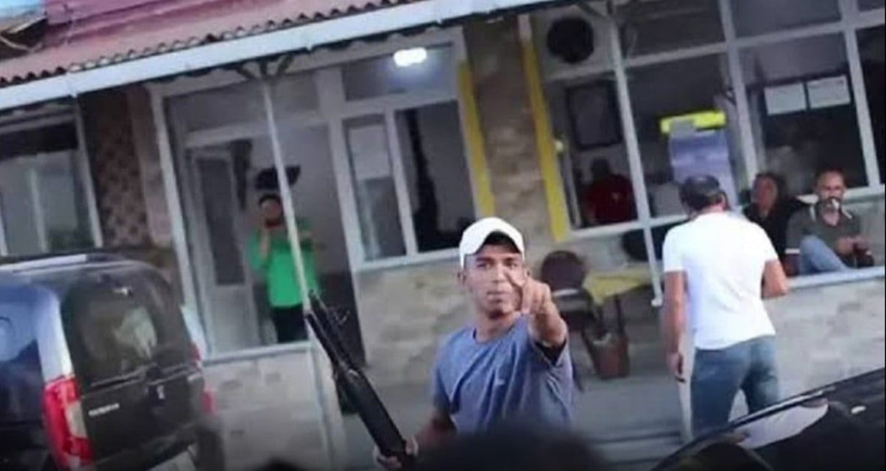 Sokak zorbasının videosunu çekene gözaltı sokak zorbasinin videosunu cekene gozalti UTwqvtK5