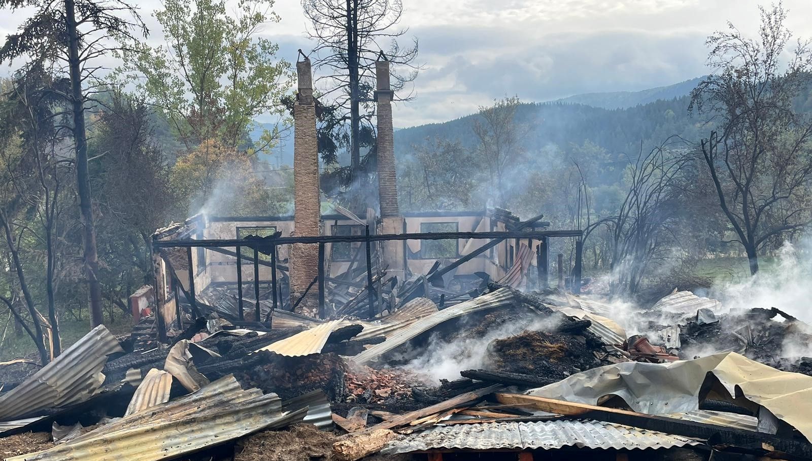 alevlere teslim olan ahsap ev kule dondu eJM3PbRE