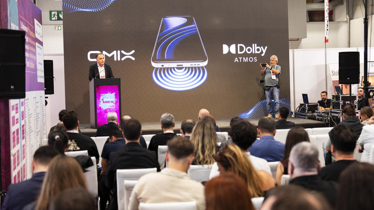 mistacoglu holding mobisad imex fuarinda oppo ve omixin yeni akilli cihazlarini tanitti tCH81rw2.jpg