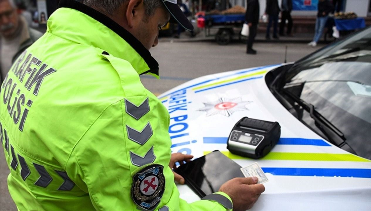 samsunda ehliyetsiz surucu polise carpip kacti XGBTDGsF.jpg