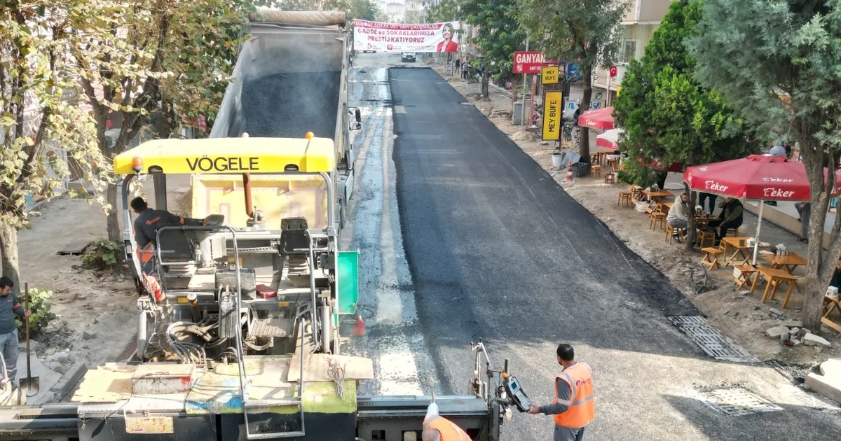 kocaeli zumrut sokakta asfalt ve aydinlatma hamlesi P73Mu5n4.webp