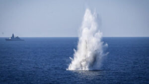 trumptan-hurmuzde-gerilimi-artiracak-yeni-talimat-t416ZF9R