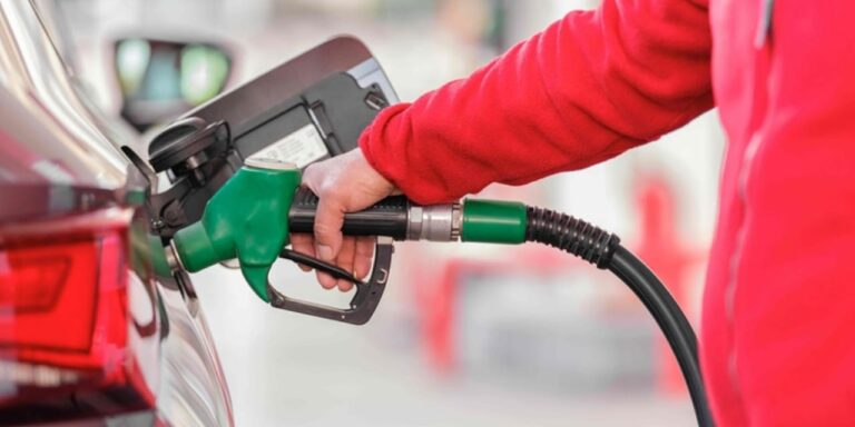 arac-sahipleri-dikkat-petrol-fiyatlari-durdurulamiyor-120-dolara-dayandi-DTS8xajO