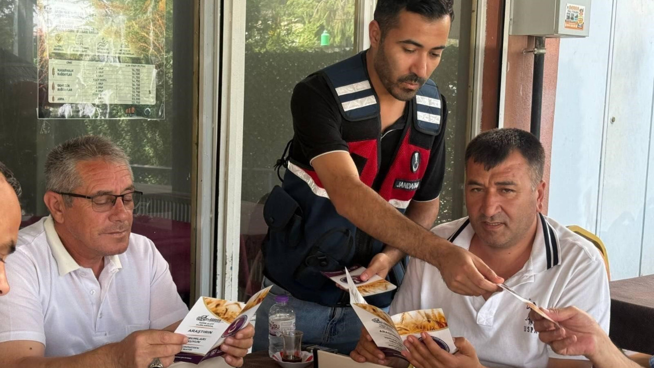 Afyonkarahisarda jandarma vatandaslari dolandiricilik konusunda bilgilendirdi gUlRJKf8