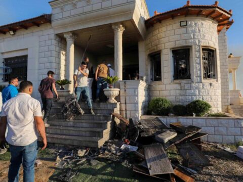 Filistin topraklarini gasbeden israilliler nablusta bir evi atese verdi j24qBei8
