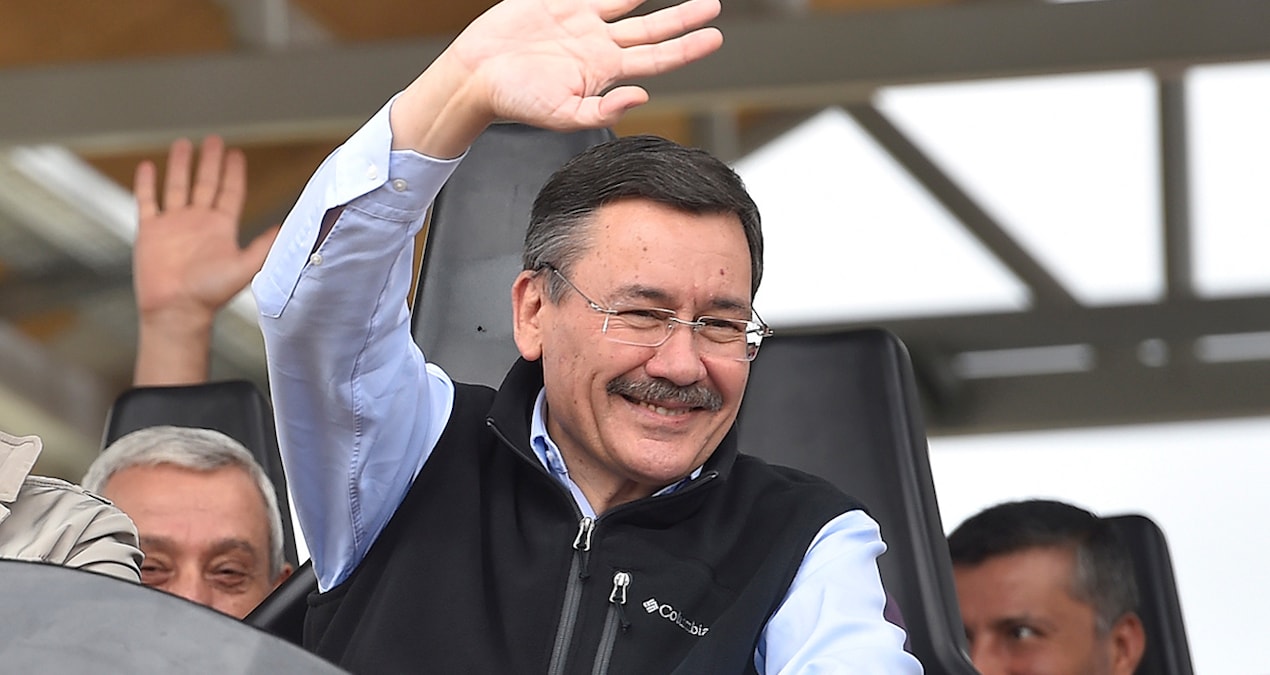 Gokcek 4 milyonluk robotu cope mi atti eve mi goturdu EXhQFPEV